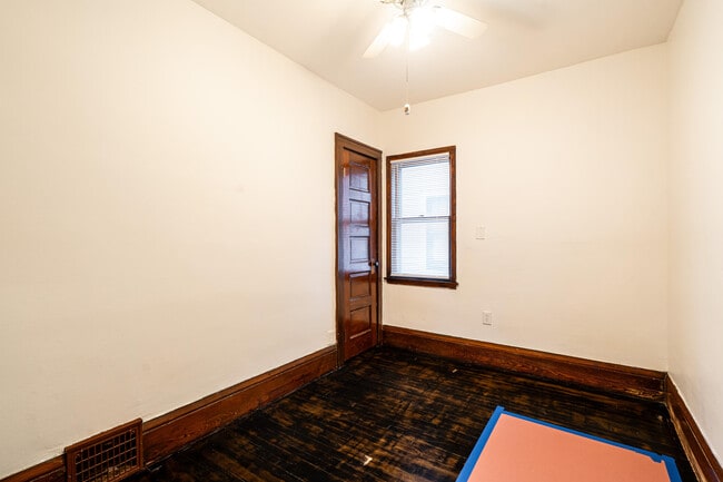 Building Photo - 168 E Rosedale Ave