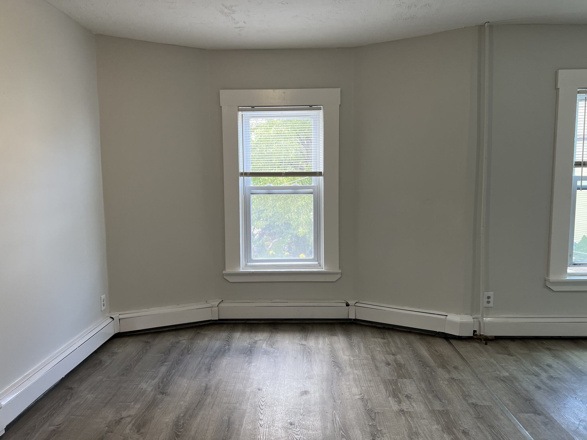 Building Photo - 207 Broadway