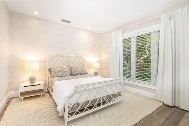 Building Photo - 443 Seaview Ave