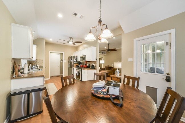 Building Photo - 9926 Elm Meadow Trail