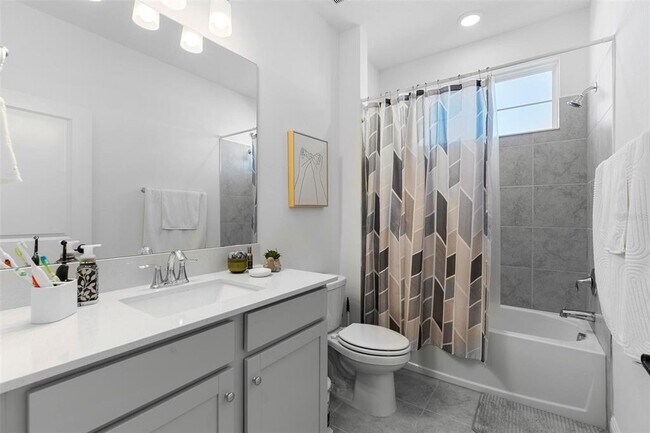 Building Photo - 4911 Shady Pnes Dr