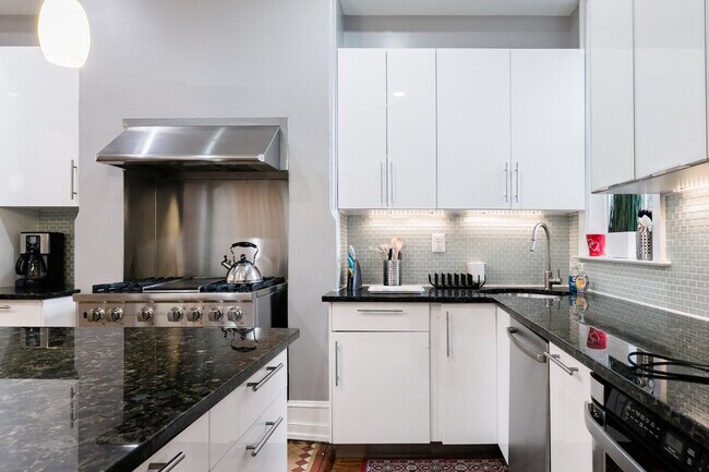 Building Photo - 436 Q St NW