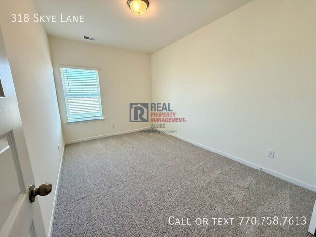 Building Photo - 318 Skye Ln