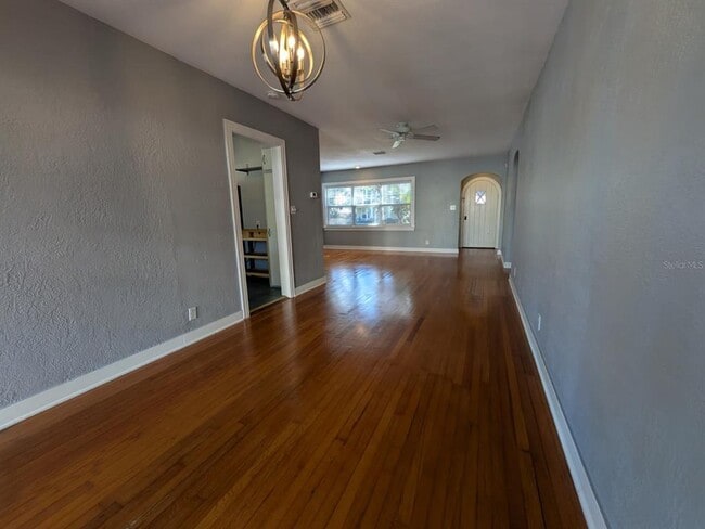 Building Photo - 145 29th Ave N