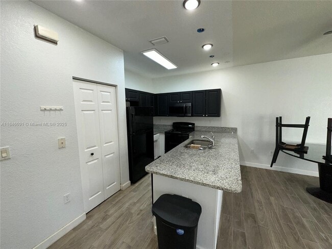 Building Photo - 4908 SW 141st Ave