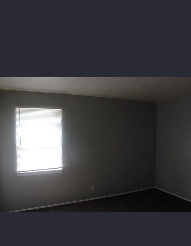 Building Photo - 2504 Langdon Dr