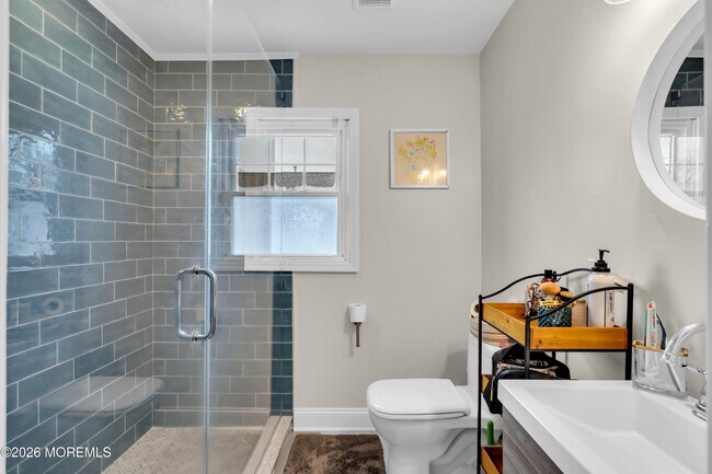 Building Photo - 1215 Lister St