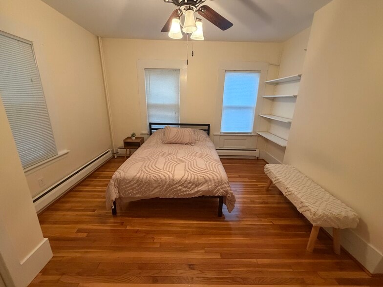 Building Photo - 67 Oak St