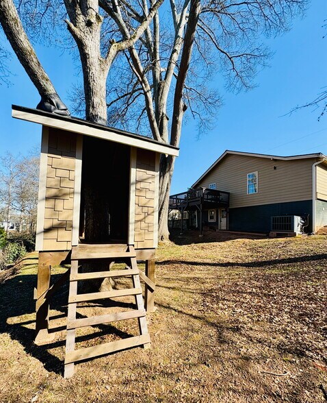 Building Photo - 149 South St