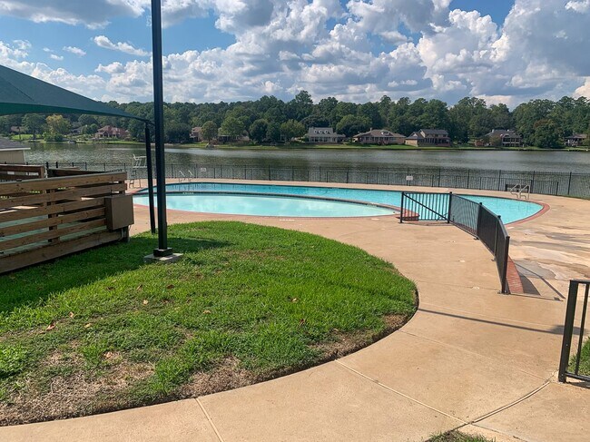 Building Photo - 226 Waters Edge