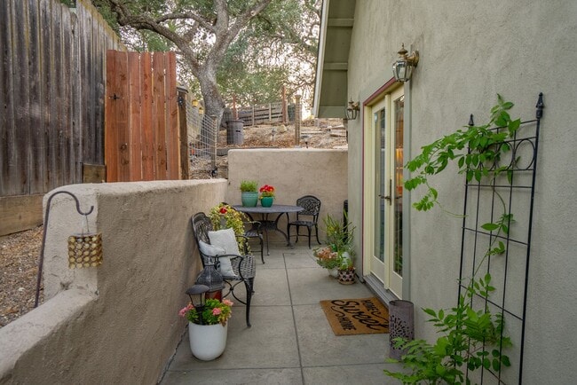 Building Photo - Executive Westside Paso Robles Home