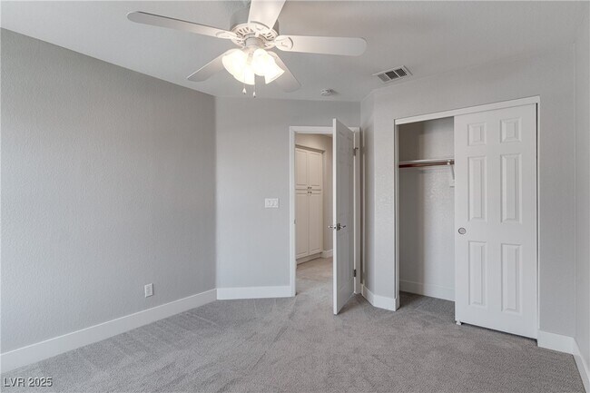 Building Photo - 20 Fantasia Ln