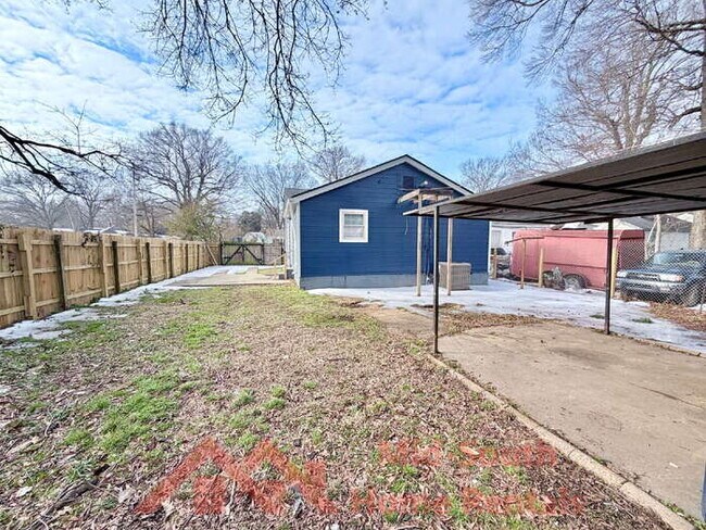 Building Photo - 3738 Townes Ave