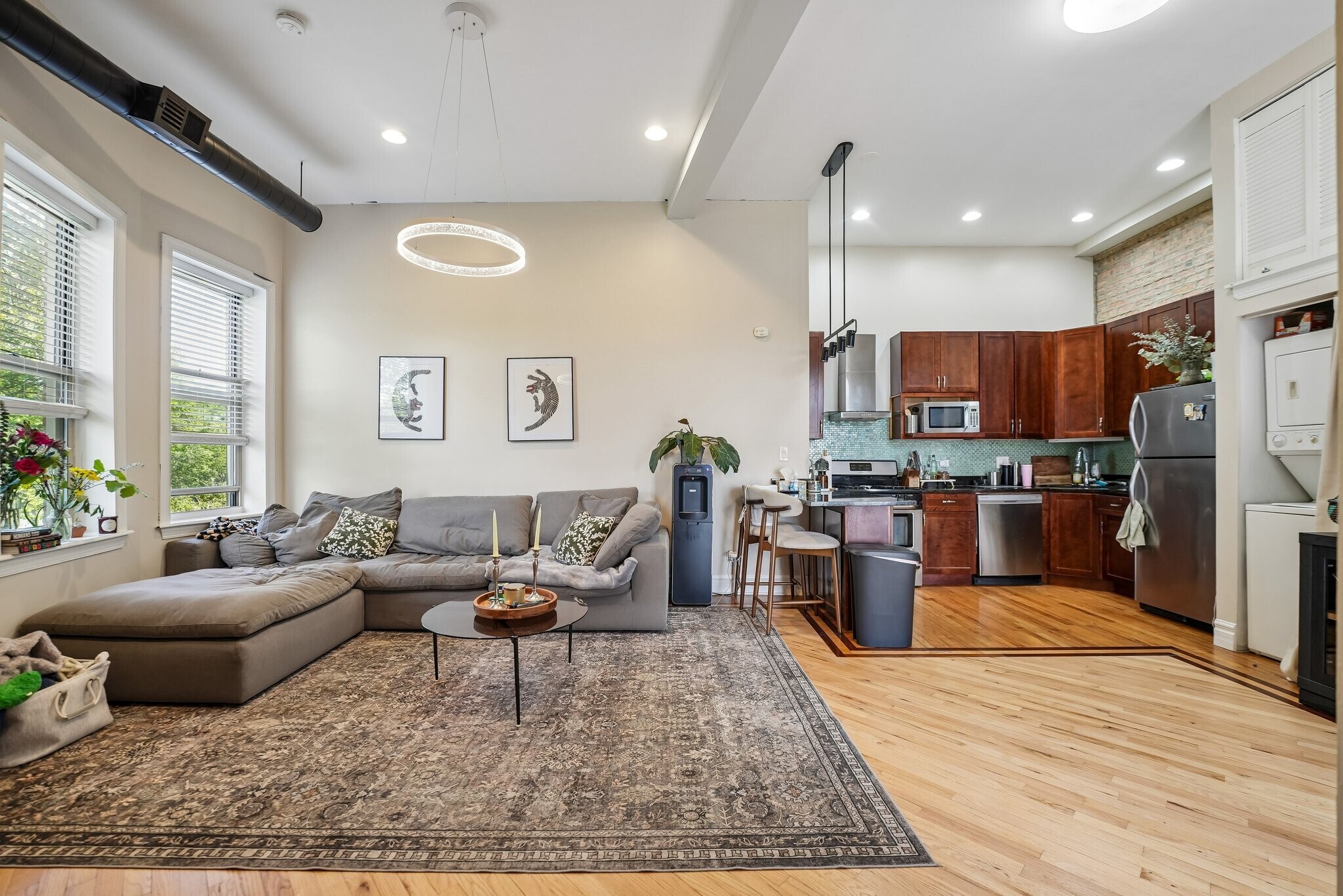 Building Photo - 5014 S King Dr