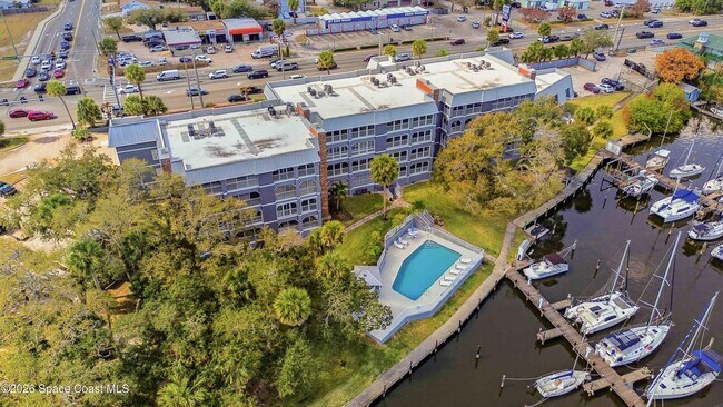 Building Photo - 905 N Harbor City Blvd
