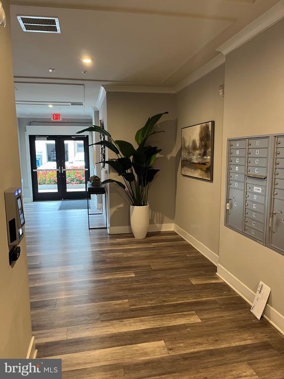 Building Photo - 1675 Bandit Loop