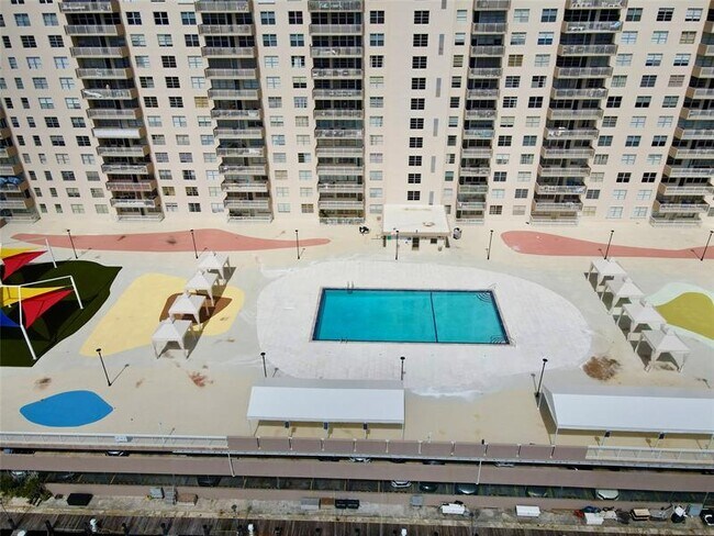 Building Photo - 250 174th St