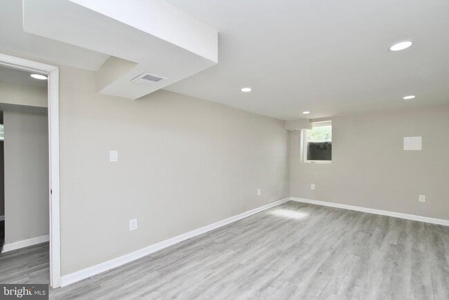 Building Photo - 8808 Oxon Hill Rd