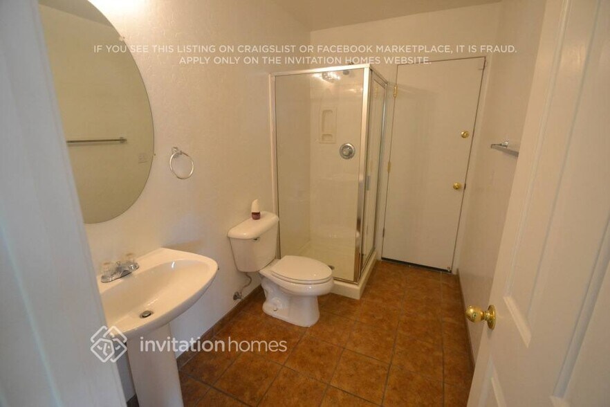 Building Photo - 7447 W Trails Dr