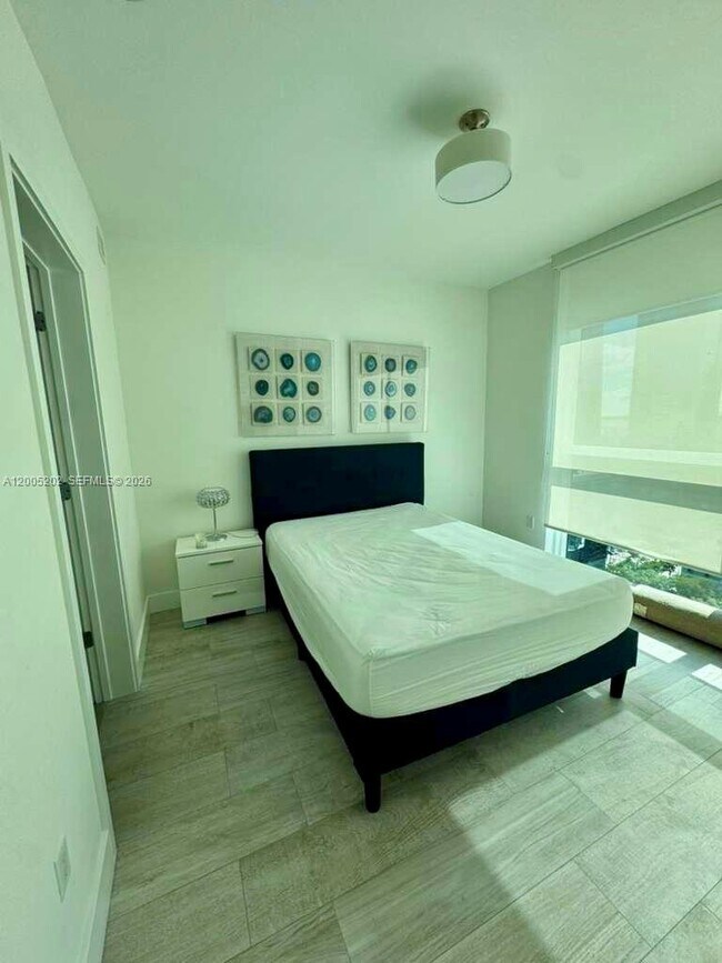 Building Photo - 1080 Brickell Ave