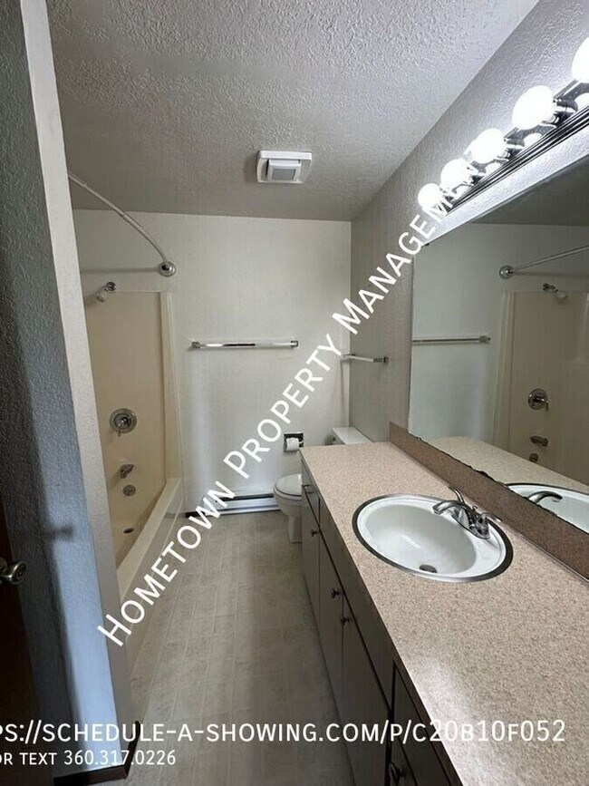 Building Photo - 214 65th Way SW