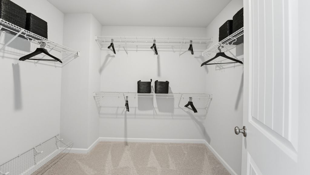 Closet - 304 Lusterleaf Ln