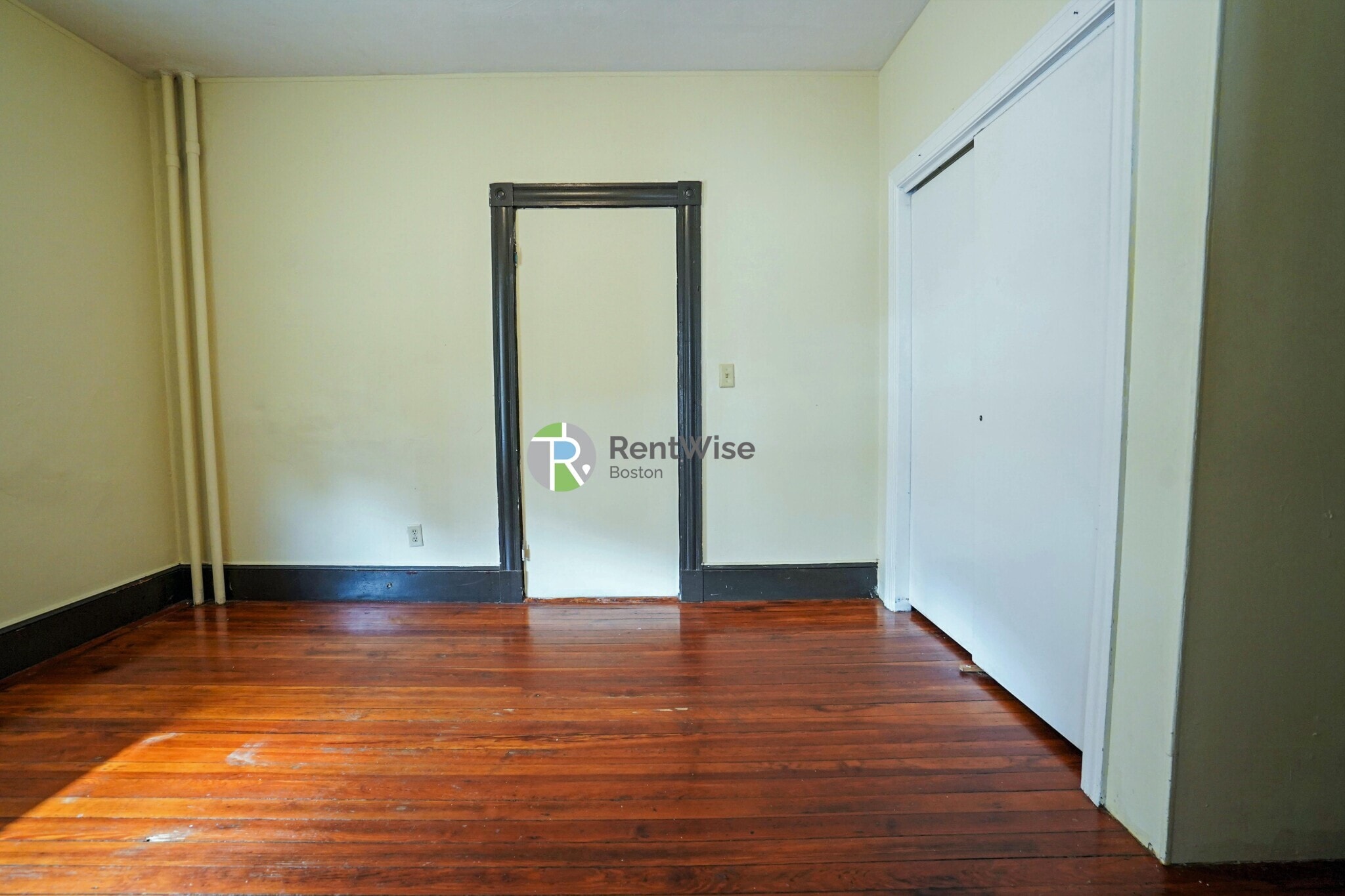 Building Photo - 88 Gardena St