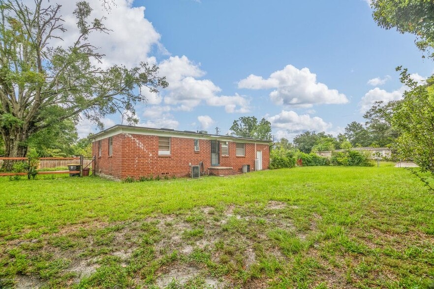 Building Photo - 4056 Jammes Rd