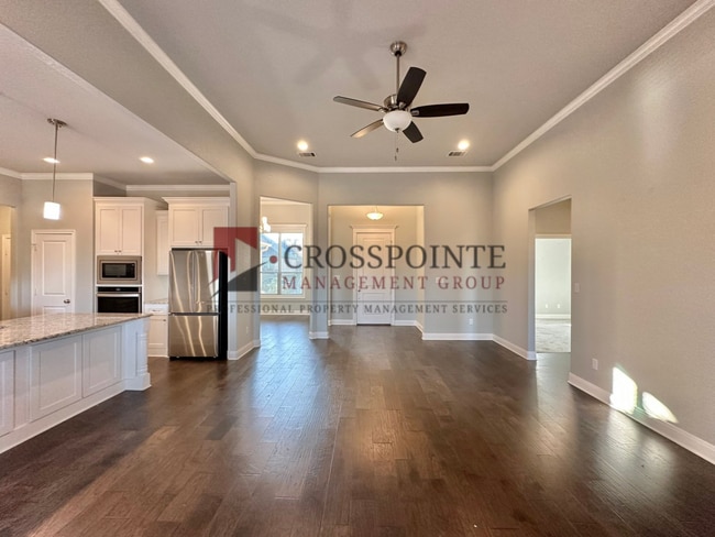 Building Photo - Stunning 3 Bed 2 Bath in South Tyler!