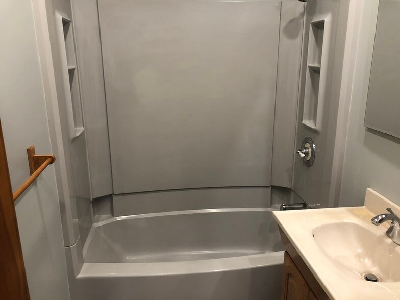 Building Photo - 22 Kenmar Dr