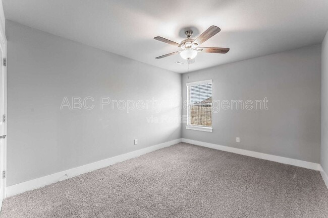 Building Photo - 410 Citation St