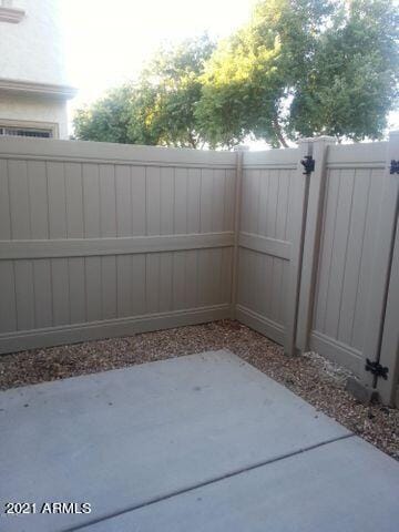 Building Photo - 8460 W Lewis Ave