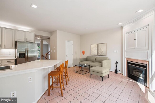 Building Photo - 6339 Dunman Way