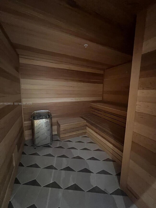 Building Photo - 11 NE 6th St