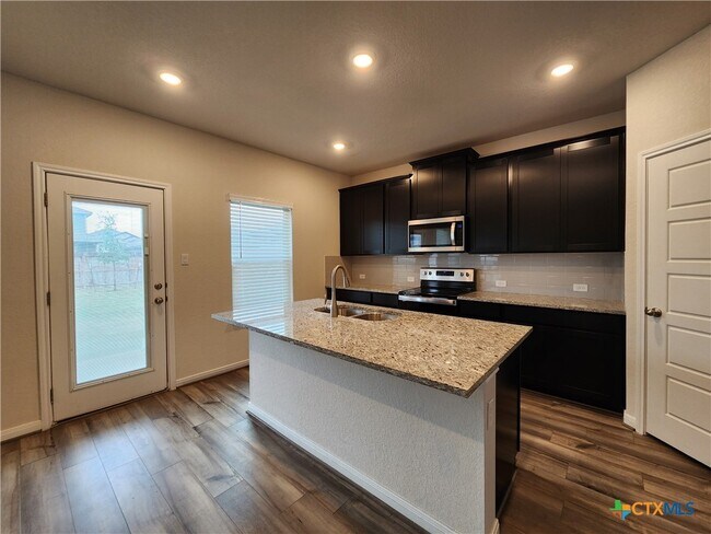 Building Photo - 1225 Ella Xing