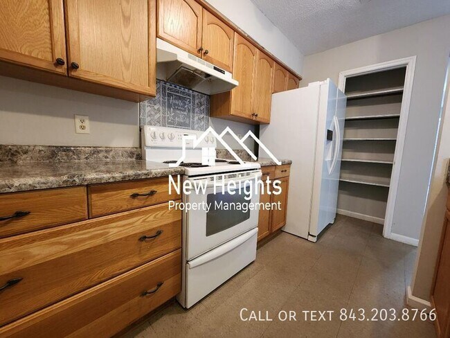 Building Photo - 4091 Cedars Pkwy