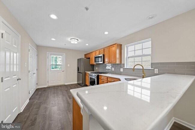 Building Photo - 24 Merion Ave