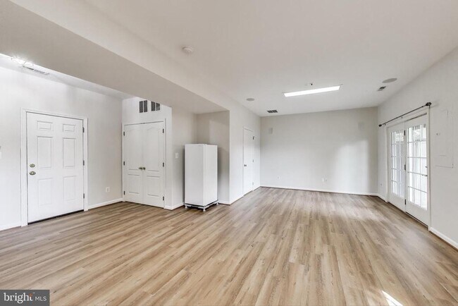 Building Photo - 22514 Airmont Woods Terrace