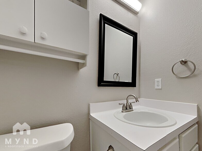 Building Photo - 14128 Broken Arrow Dr