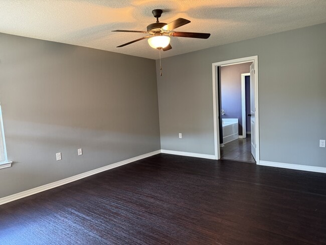 Building Photo - 233 Croft Cir