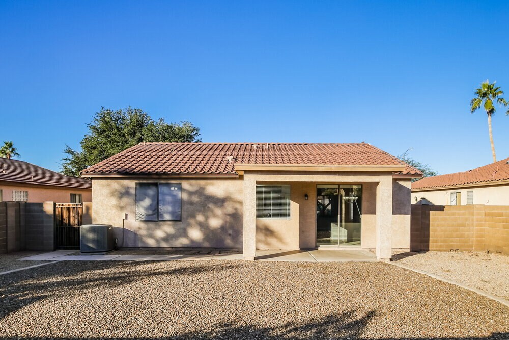 Building Photo - 1931 S Noble