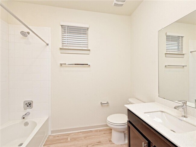 Building Photo - 7512 Daves Landing Dr