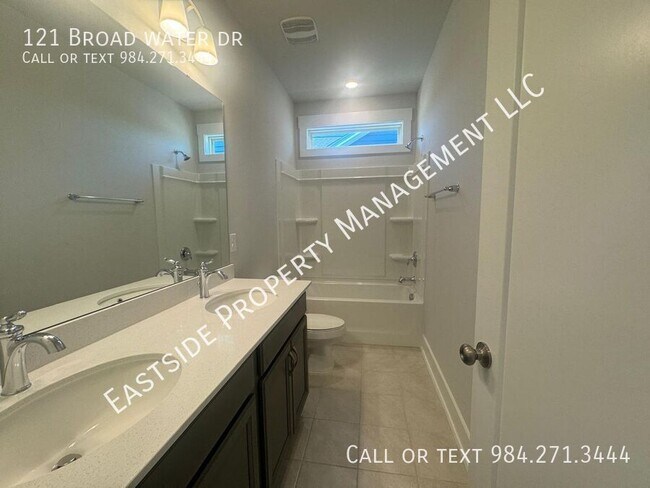 Building Photo - 121 Broadwater Dr