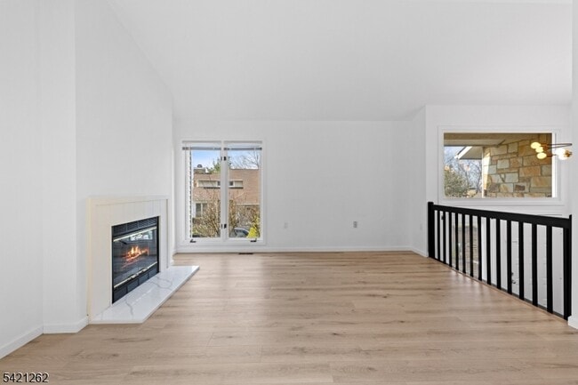 Building Photo - 8 Canada Goose Dr