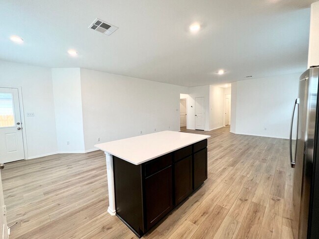 Building Photo - Jarrell Home For Lease
