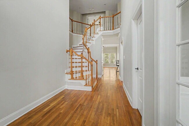 Building Photo - Spacious and Move-in Ready 4-Bedroom in Cary!