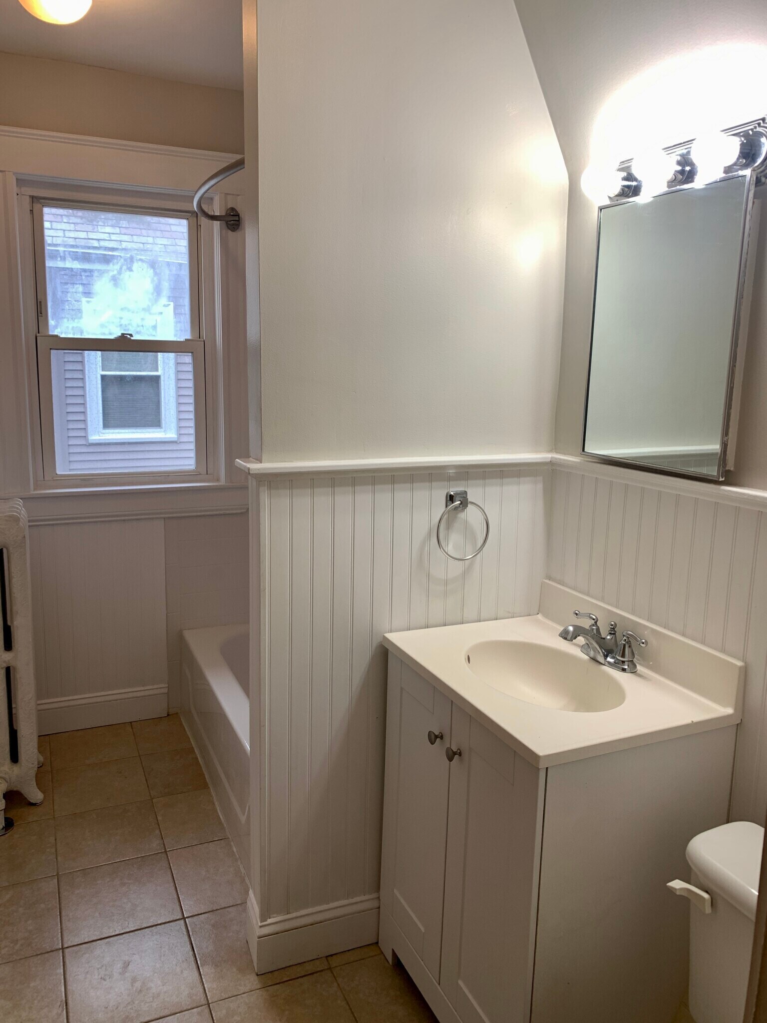 Building Photo - 125 Manthorne Rd