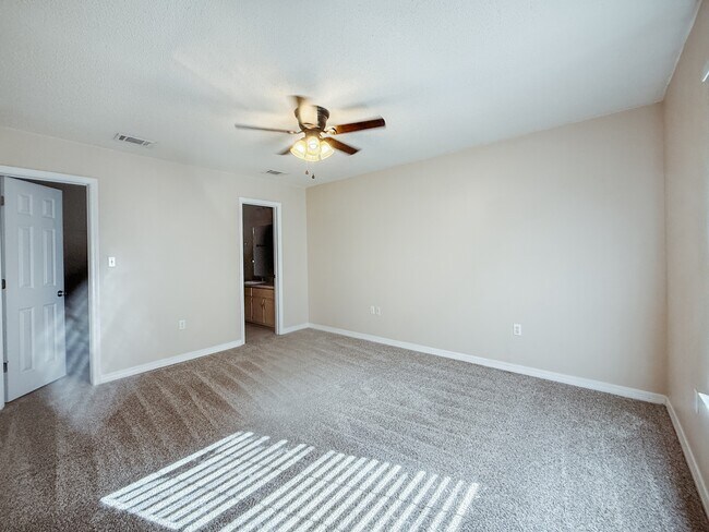 Building Photo - 309 Adams Dr