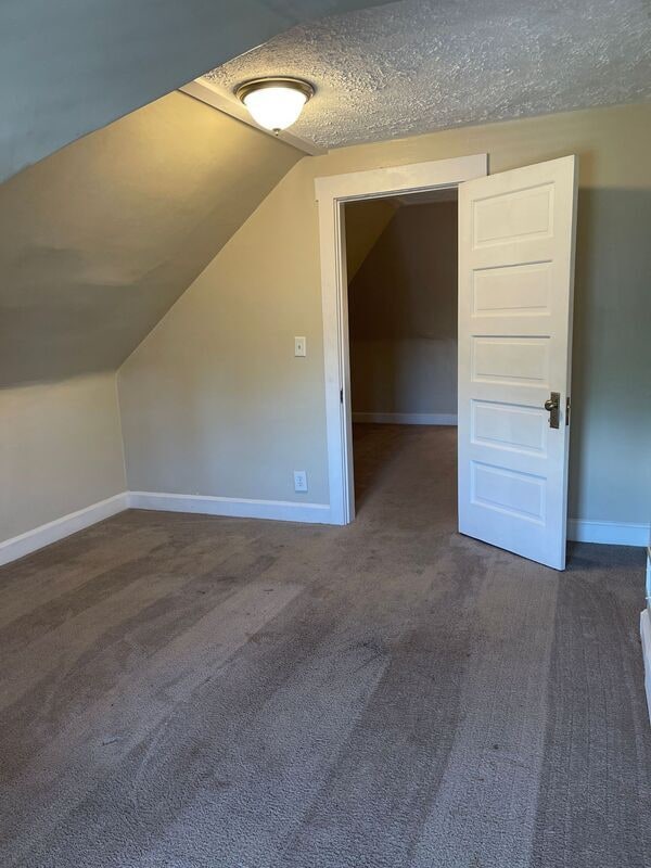 Building Photo - 931-933 E. Whittier Street