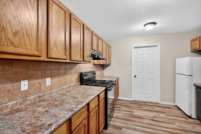 Building Photo - 907 W Birge St